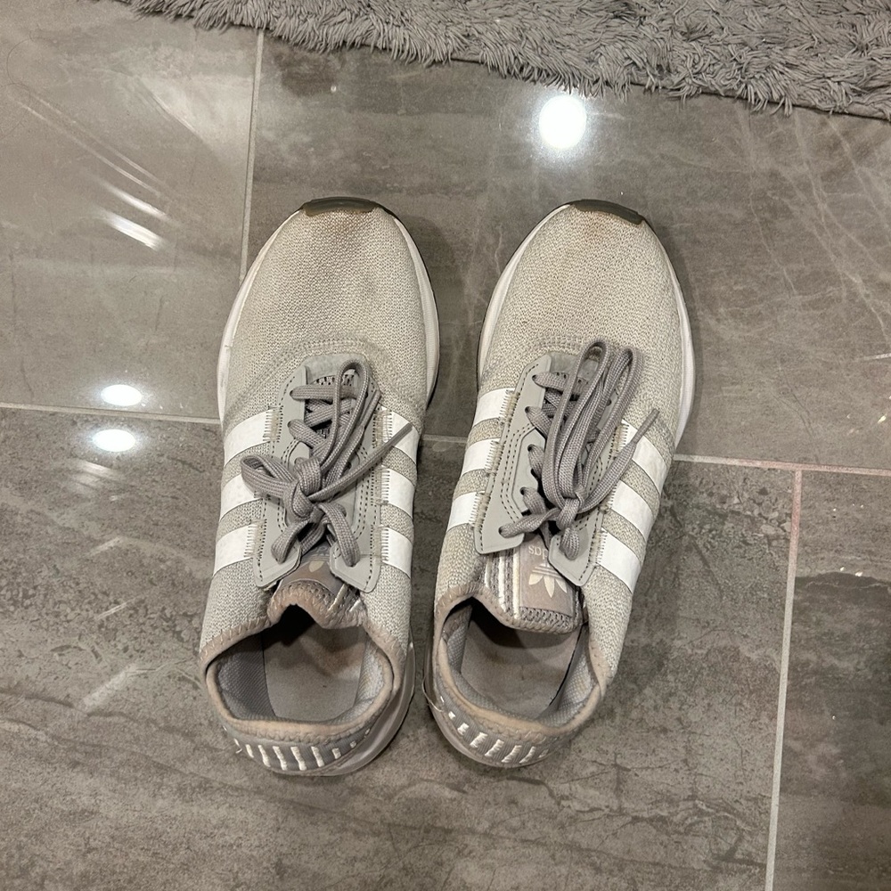 grey adidas shoes size 10